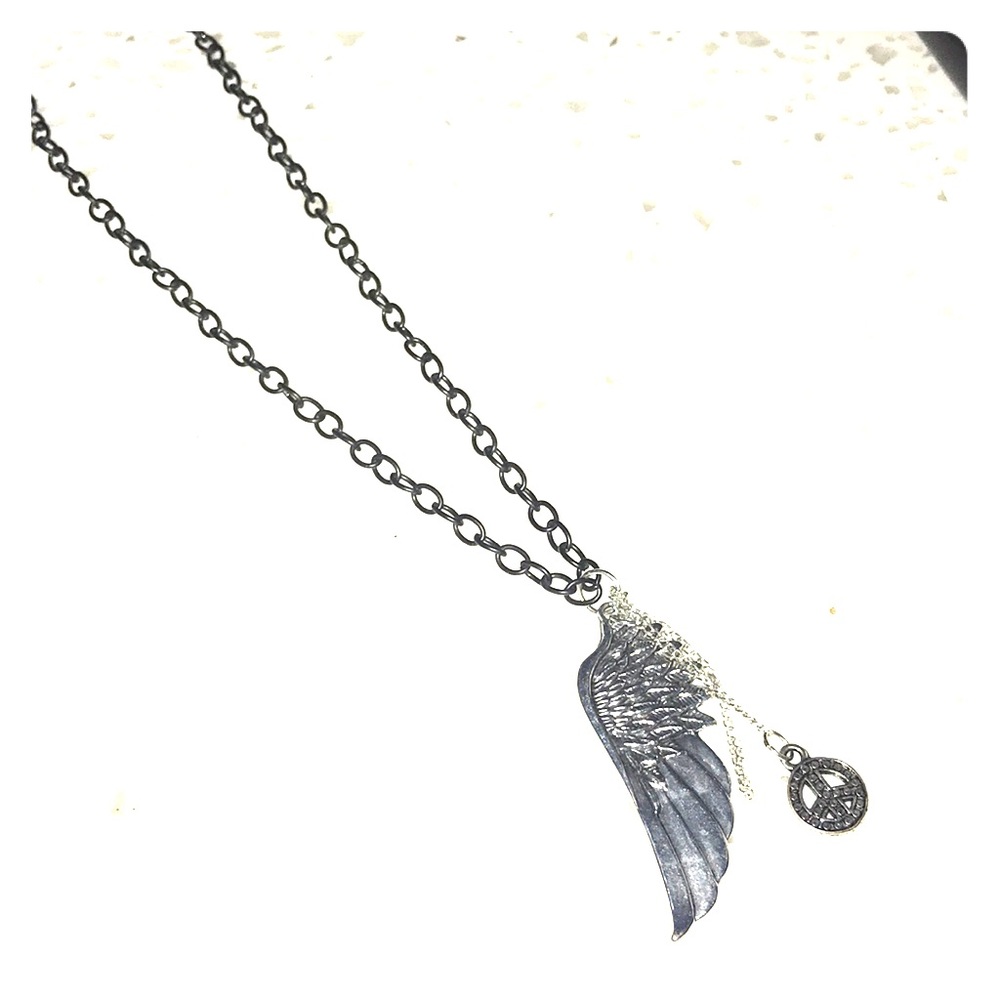 New Handmade feather and peace sign necklace 27 inches